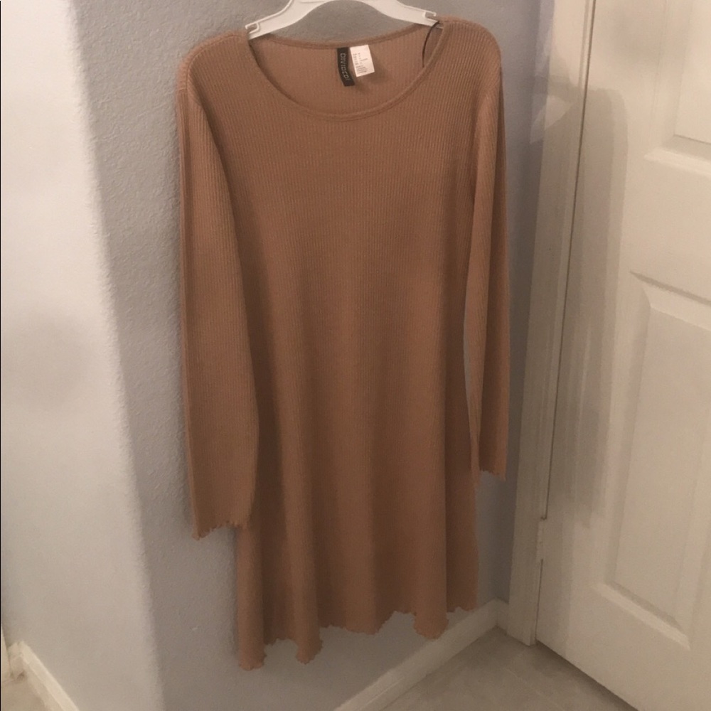 H&M tan dress plus size
